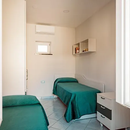 Isclana House - New Luxury 3 Bedrooms With Private Terrace, Lejlighed *